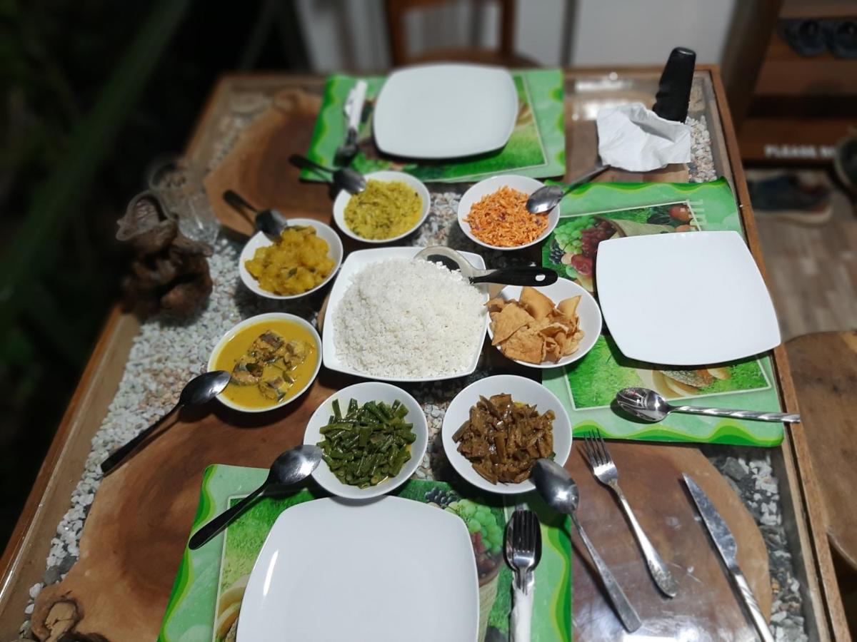 אלה Dhanudi Homestay מראה חיצוני תמונה