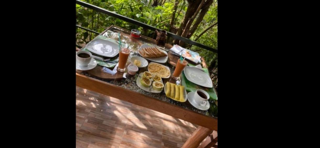 אלה Dhanudi Homestay מראה חיצוני תמונה
