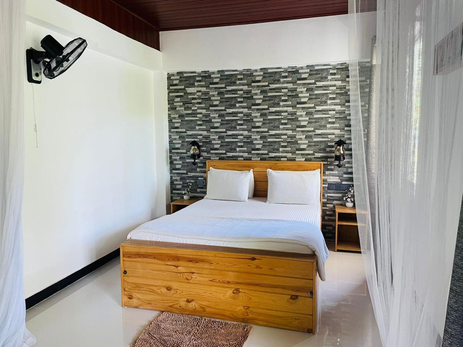 אלה Dhanudi Homestay מראה חיצוני תמונה