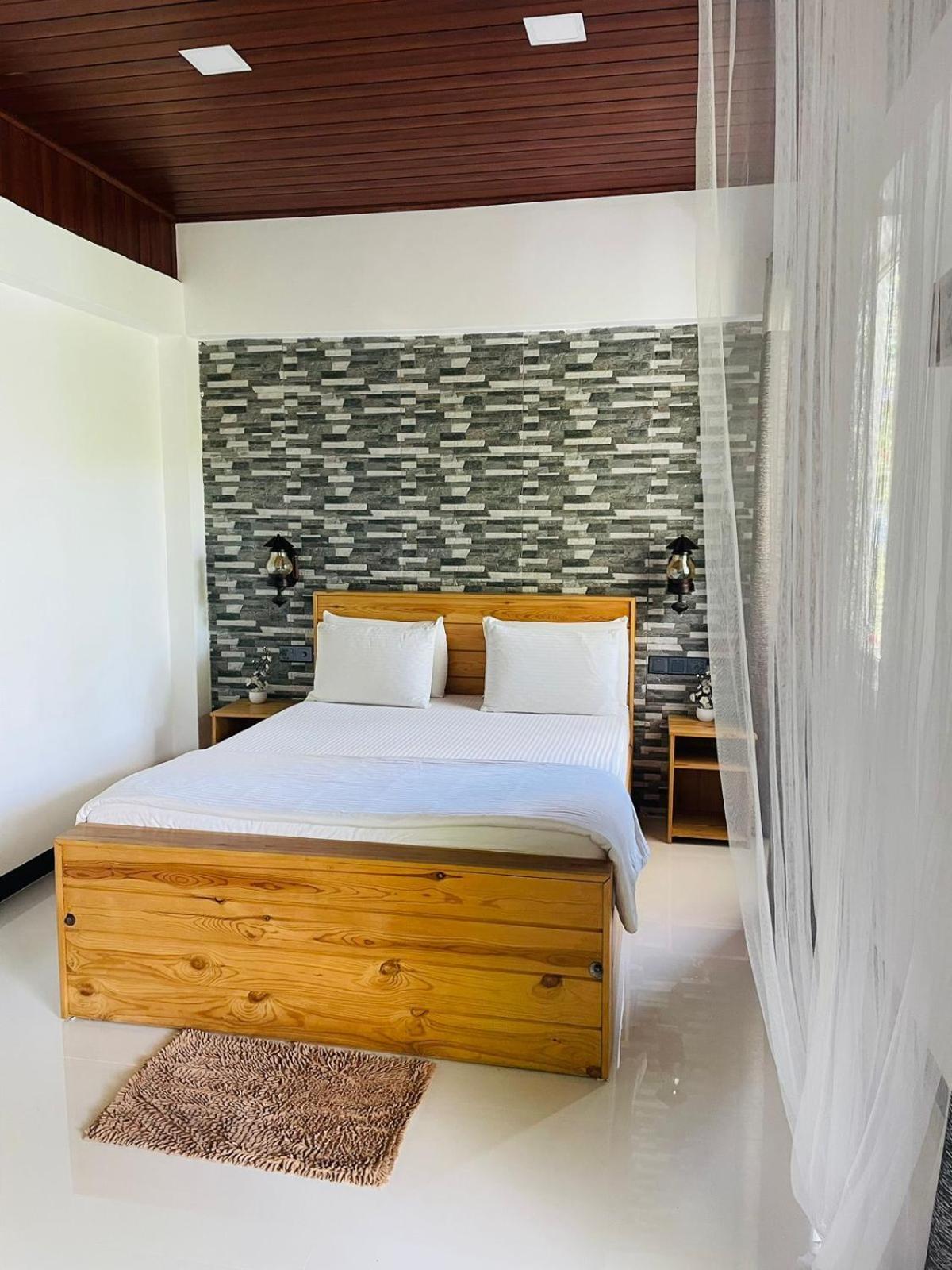 אלה Dhanudi Homestay מראה חיצוני תמונה