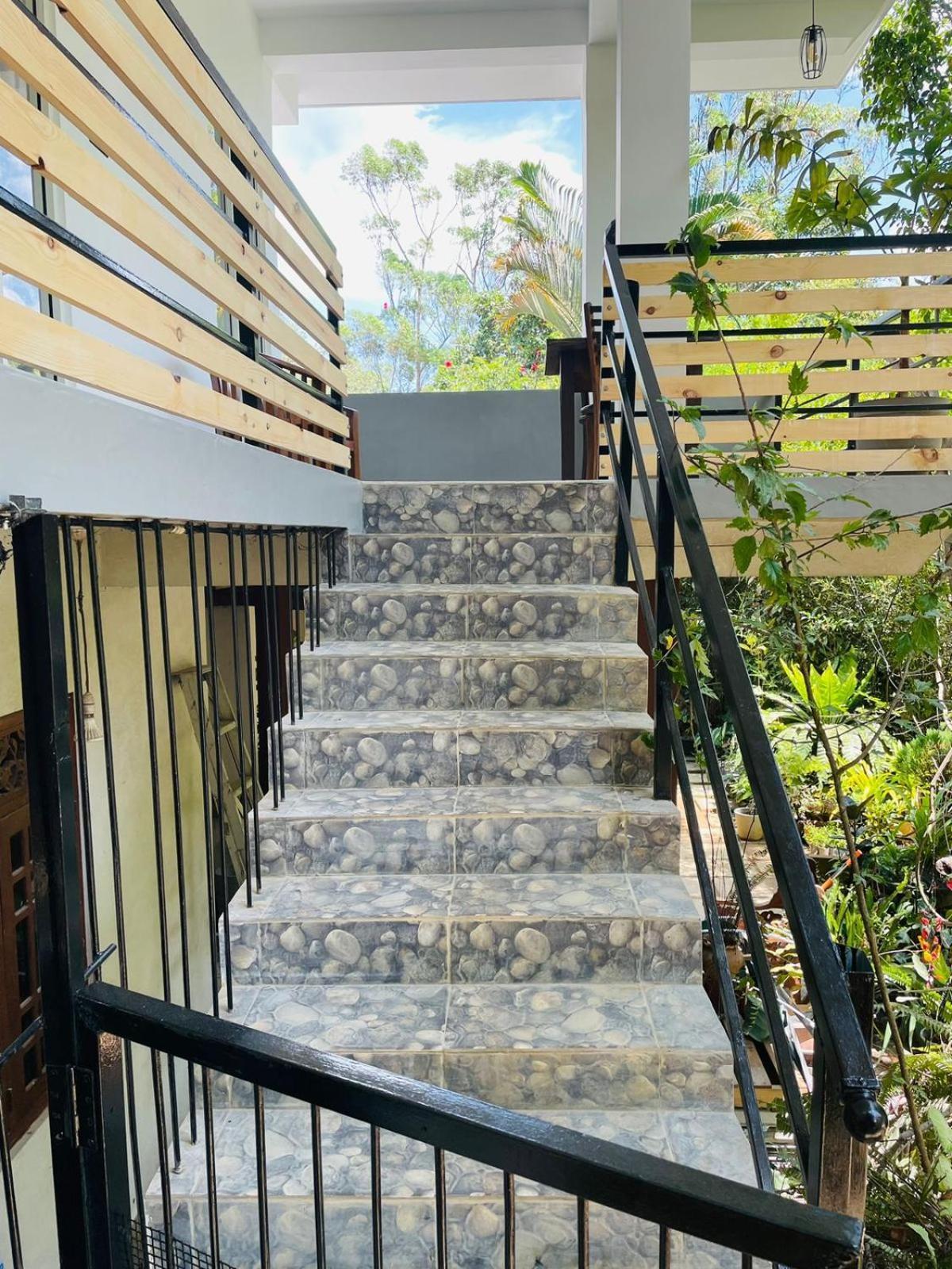 אלה Dhanudi Homestay מראה חיצוני תמונה