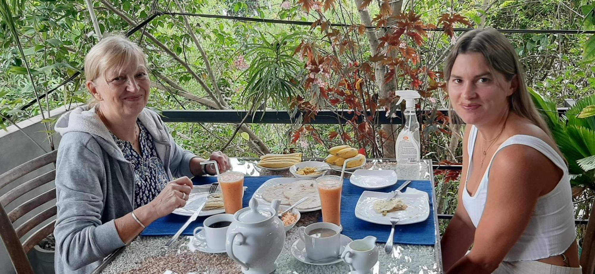 אלה Dhanudi Homestay מראה חיצוני תמונה