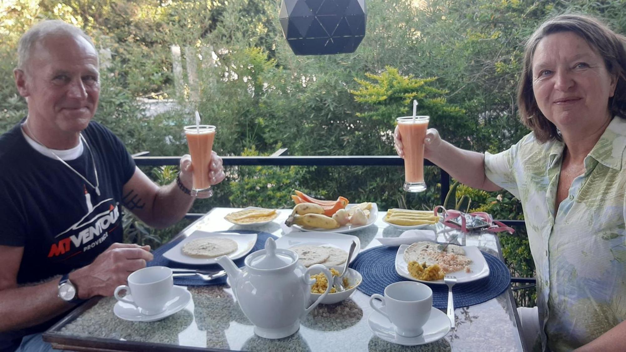אלה Dhanudi Homestay מראה חיצוני תמונה