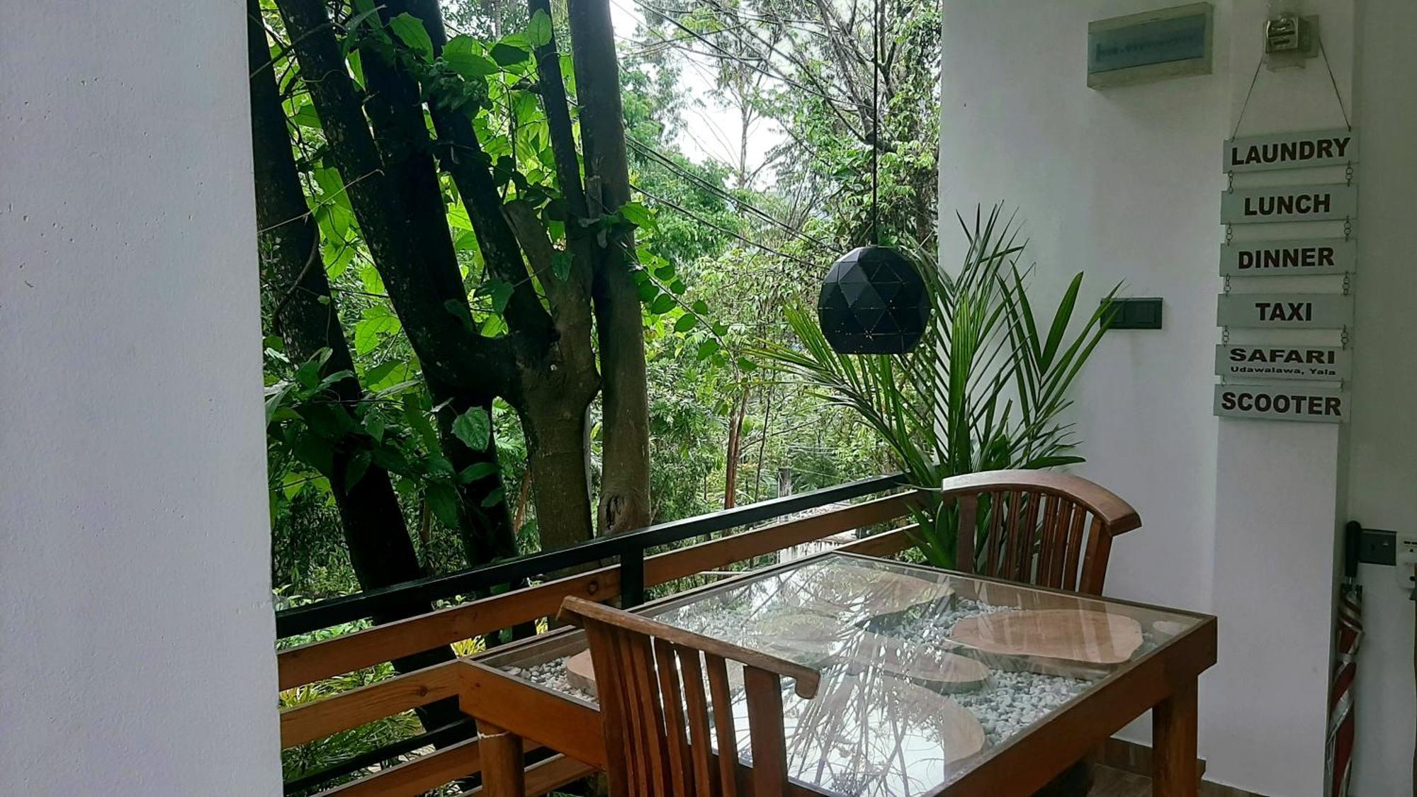 אלה Dhanudi Homestay מראה חיצוני תמונה